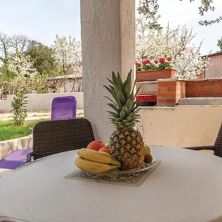 Apartment 1 Bedroom Awesome In