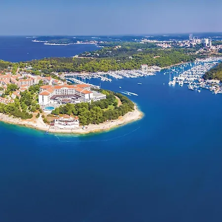 1 Bedroom Awesome In Pula