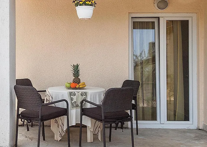 Appartement 1 Bedroom Awesome In Pula