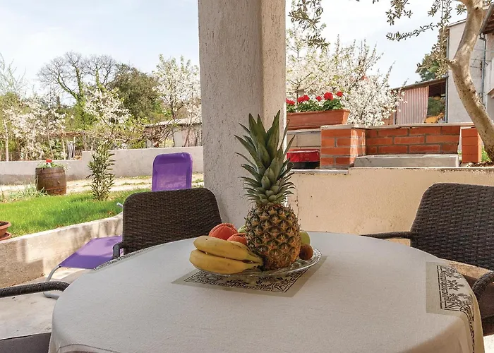 Appartement 1 Bedroom Awesome In