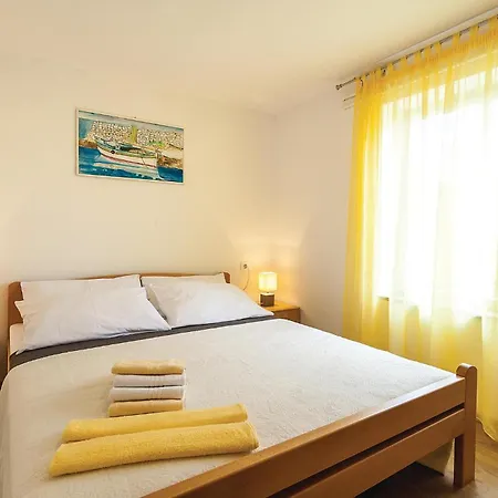 아파트 1 Bedroom Awesome In 풀라