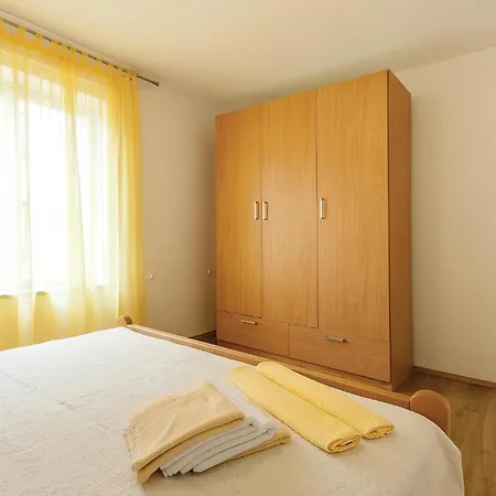 1 Bedroom Awesome In *